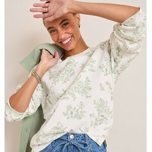 Francesca's Collections Cream and Green Floral Sweatshirt